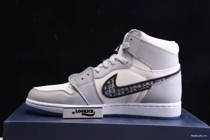 One Kick x Jordan 1 CN8607-002 shoe box) Retro High DR (DR 0602